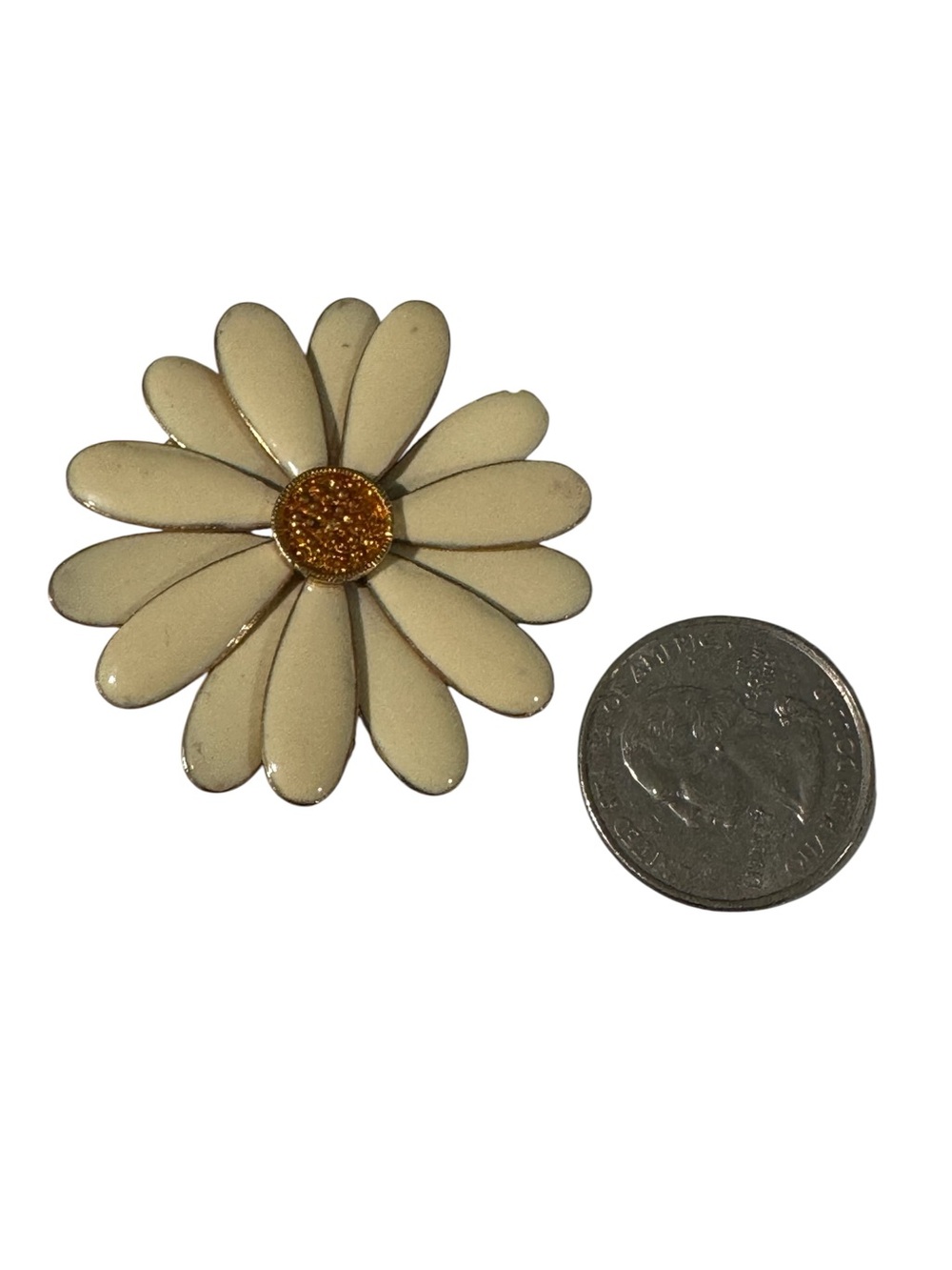 Vintage America Cream Daisy Brooch with Gold Center